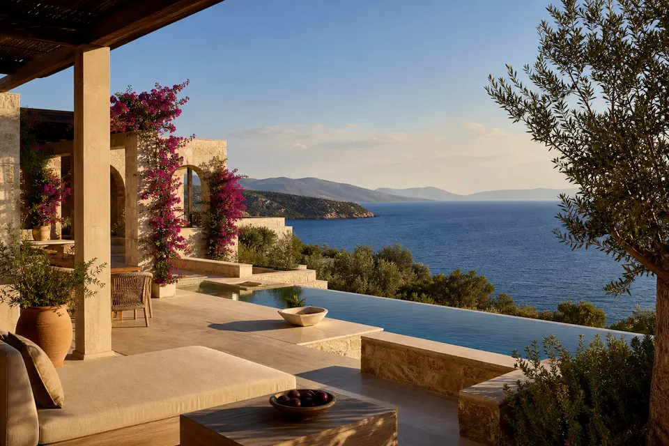 Fiktive mediterrane Hotelterrasse mit Pool und Blick über die türkische Ägäisküste